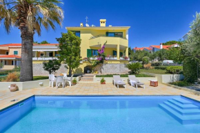 Villa Oscar, beautiful poolhouse near the beach in Zadar, Croatia